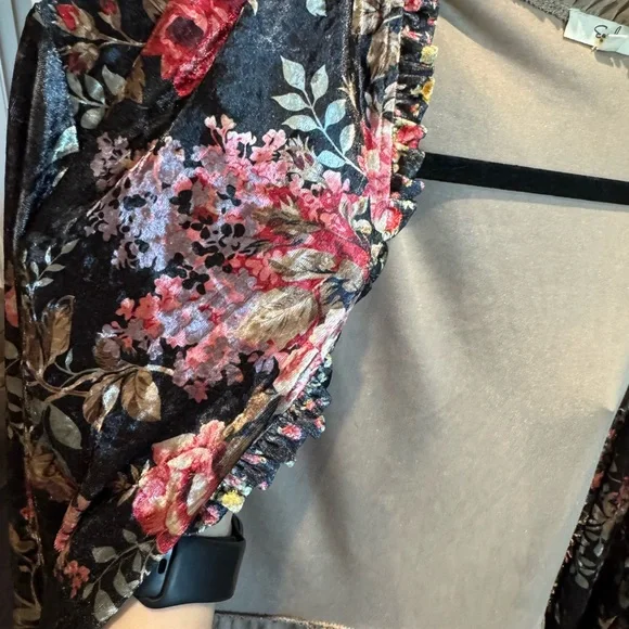 Easel Los Angeles Velvet Floral Kimono Cardigan – Size Small - Picture 9 of 10